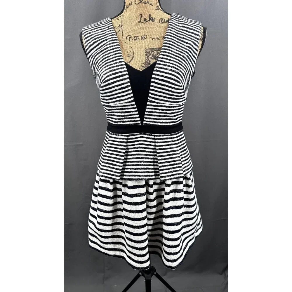 BCBGMaxazria Dress Women 2 Black White Striped Piper Sleeveless Zip Peplum Party